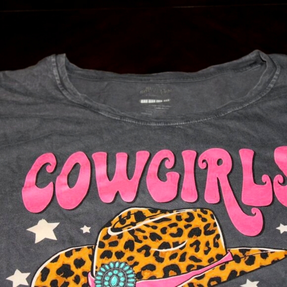 Simply Southern "Cowgirls Don't Cry" Graphic Tee - Western Style - Picture 3 of 5